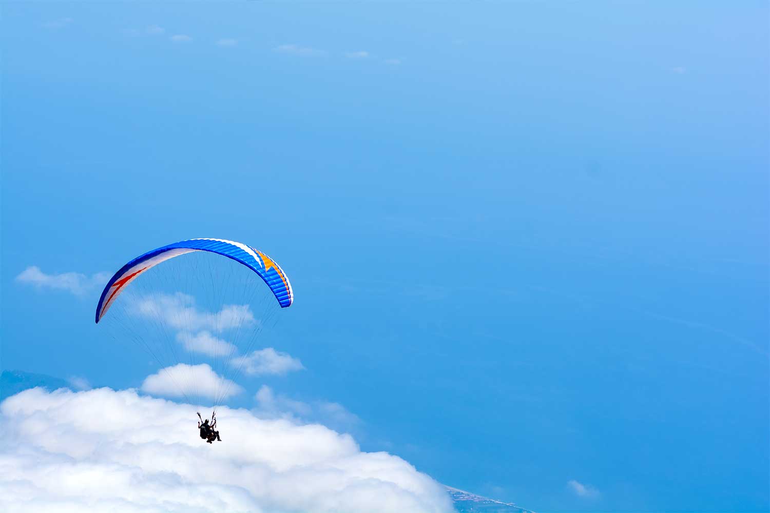 Tandem paragliding flights